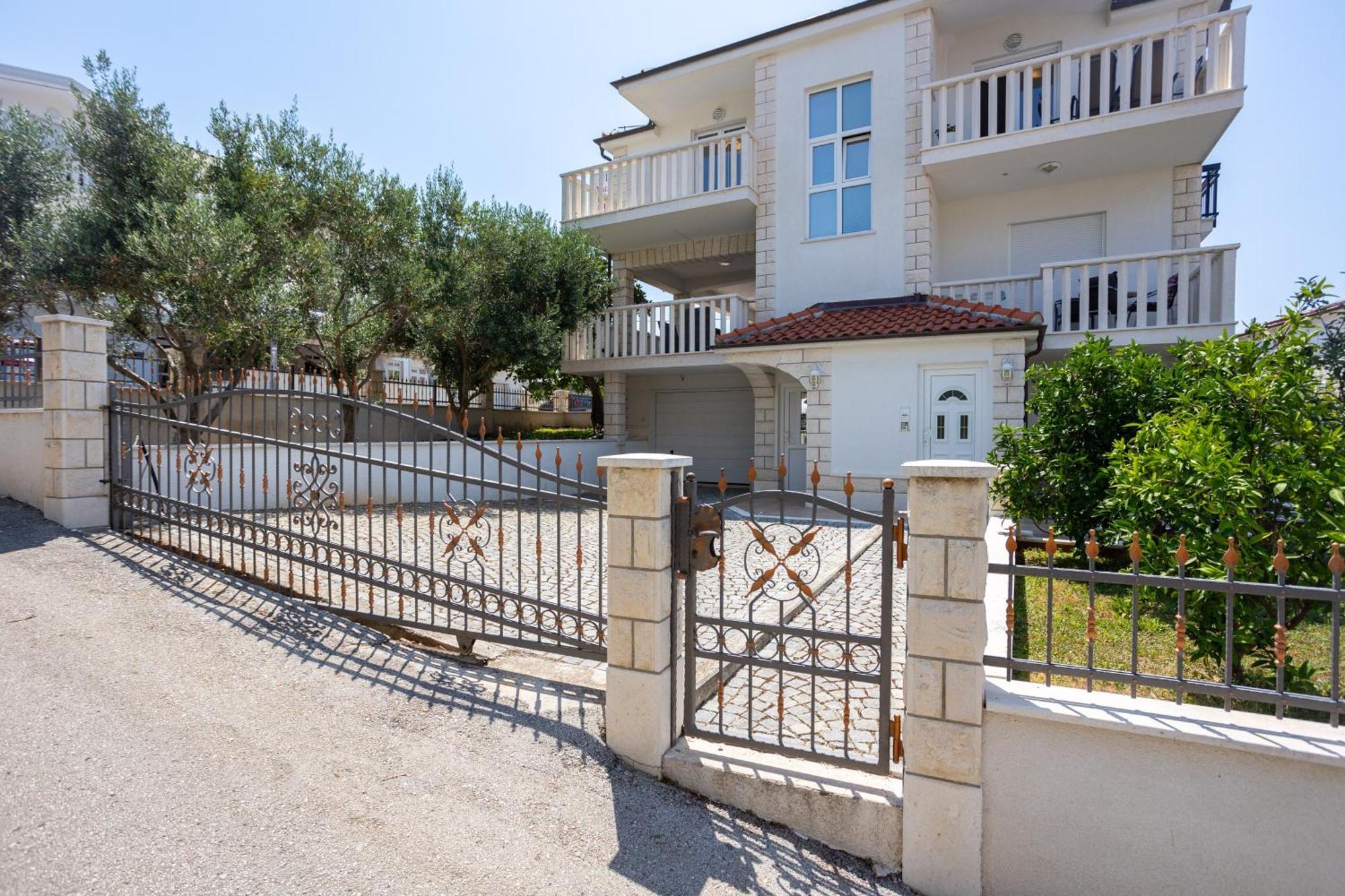 Villa Marina Okrug Gornji Exterior foto